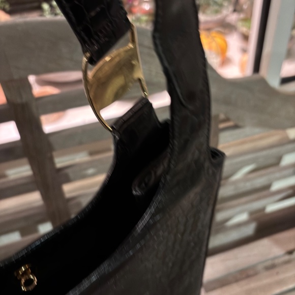 Salvatore Ferragamo Black Crocodile-Embossed Shoulder Bag - Picture 5 of 7